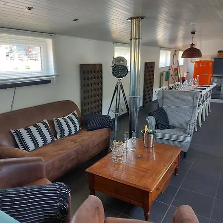 Holiday home 2 Sur La Meuse A